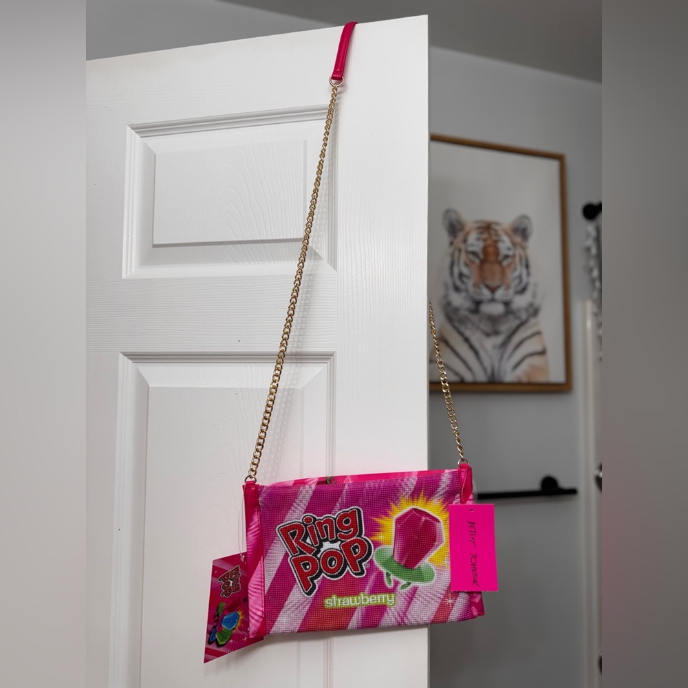NWT Betsey Johnson x Ring Pop Bright Pink Crossbody bag Limited Edition - Picture 3 of 12